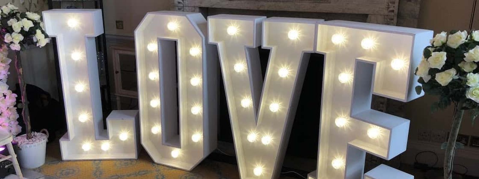 giant-letters-hire-love-image